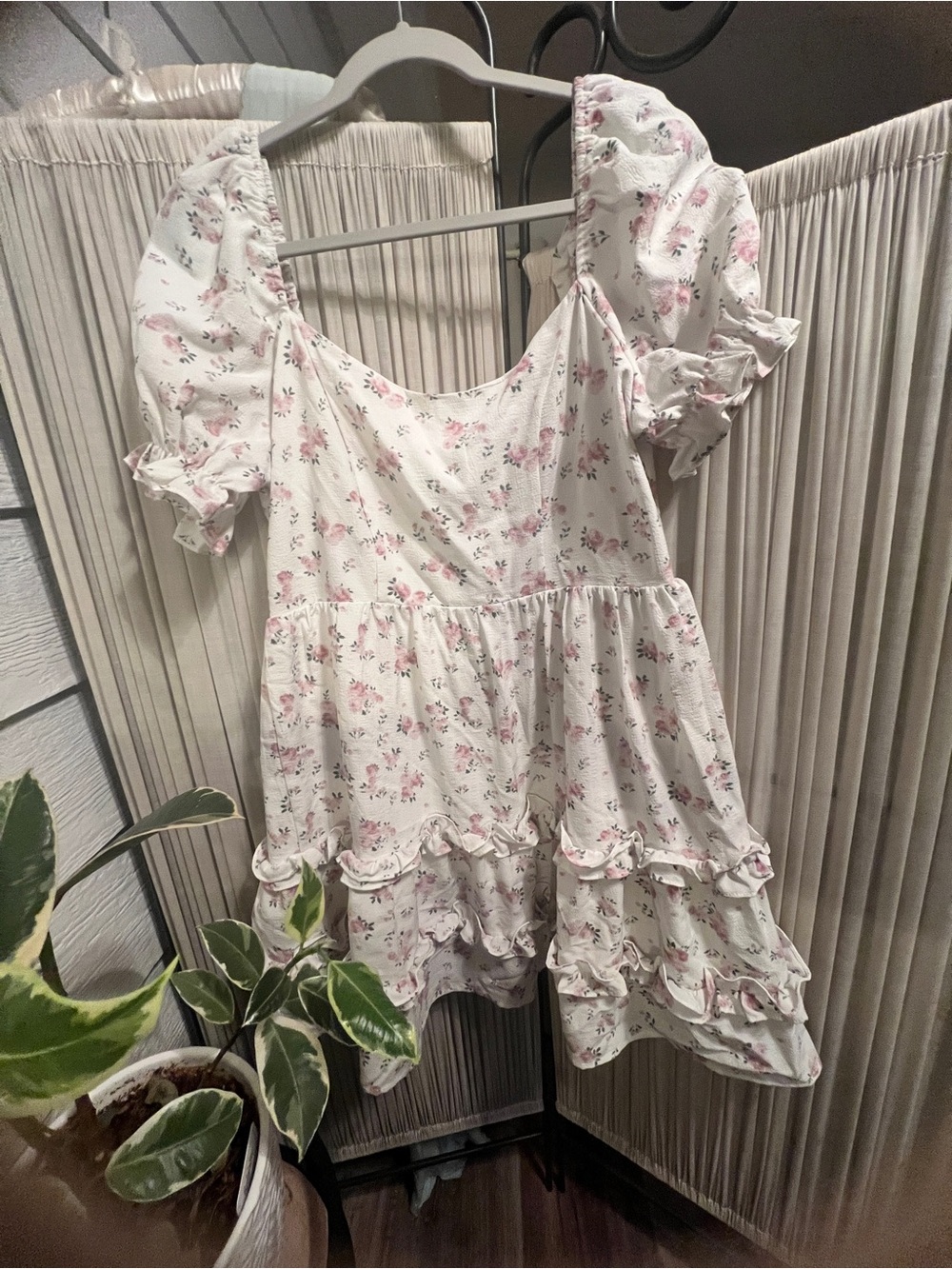 Altar’d State Floral Puff-Sleeve Ruffle Babydoll Dress - White with Pink Floral